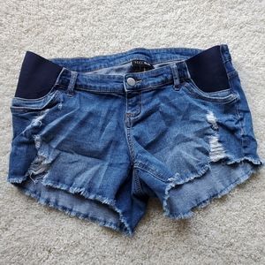 Maternity shorts